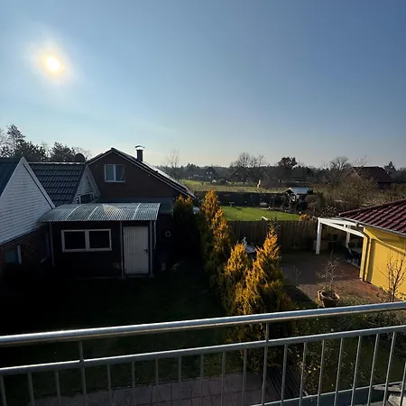 Ruhige In Nethen Beim Club *